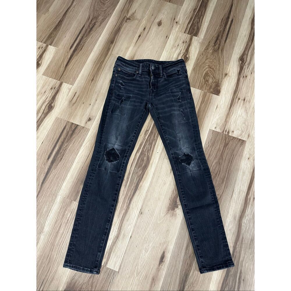 American Eagle distressed black skinny normcore 28x32 jeans